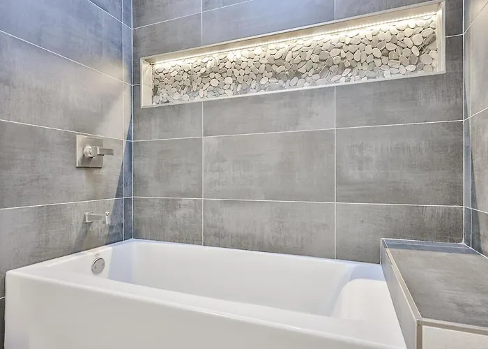 Modern Gem I 3br, Ensuites, Fenced, Sunsets Holiday home