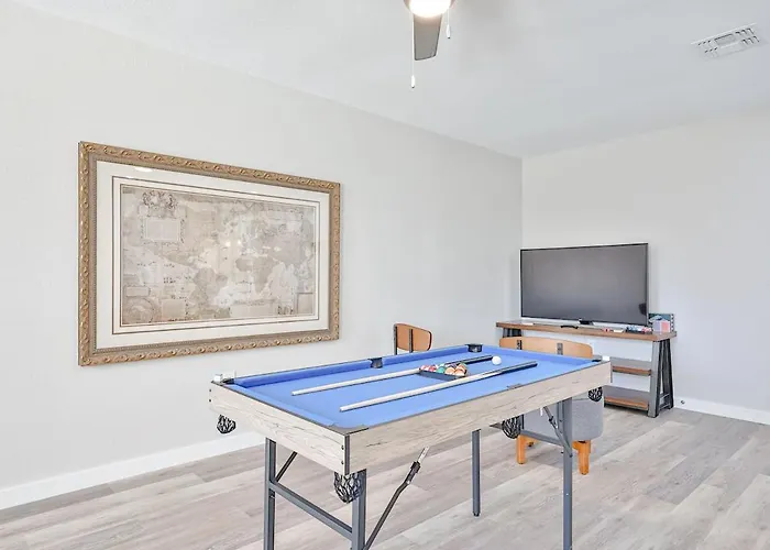 Modern Gem I 3br, Ensuites, Fenced, Sunsets Holiday home *