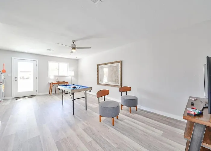 Modern Gem I 3br, Ensuites, Fenced, Sunsets