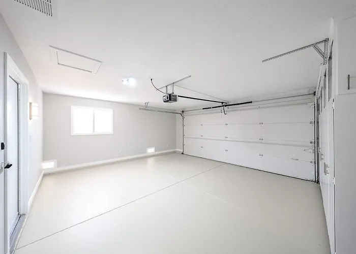 Modern Gem I 3br, Ensuites, Fenced, Sunsets *